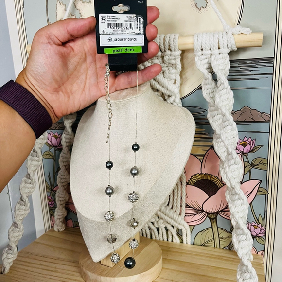 Vieste Silver Beaded Faux Pearl Necklace | Gray Statement Necklace | Long - Picture 5 of 5